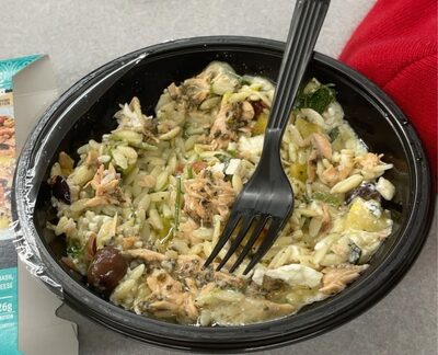 GREEK STYLE SALMON SALMON WITH ORZO PASTA, YELLOW SQUASH, ZUCCHINI, TOMATOES, OLIVES & FETA CHEESE, GREEK STYLE SALMON