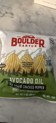Avocado Oil Sea Salt & Cracked Pepper Kettle Style Potato Chips