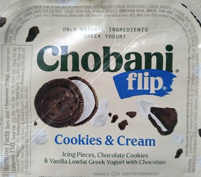 COOKIES & CREAM VANILLA CHOCOLATE CHIP LOW-FAT GREEK YOGURT WITH CHOCOLATE COOKIES & CREAMY ICING PIECES, COOKIES & CREAM