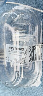 TURKEY ROASTED TURKEY BREAST, WHITE CHEDDAR CHEESE, TOMATOES & GREEN LEAF LETTUCE ON A HOAGIE ROLL SANDWICH, TURKEY