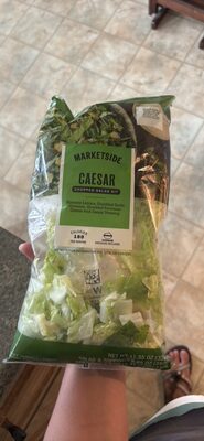 CAESAR ROMAINE LETTUCE, CRUMBLED GARLIC CROUTONS, SHREDDED PARMESAN CHEESE AND CAESAR DRESSING CHOPPED SALAD KIT, CAESAR