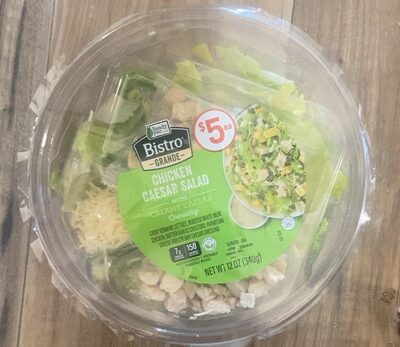 CHICKEN CAESAR-SALAD WITH CREAMY CAESAR CRISP ROMAINE LETTUCE, ROASTED WHITE MEAT CHICKEN, BUTTER GARLIC CROUTONS, PARMESAN CHEESE AND CREAMY CAESAR DRESSING, CHICKEN CAESAR-SALAD WITH CREAMY CAESAR