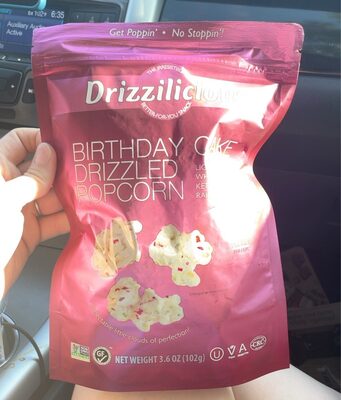 BIRTHDAY CAKE DRIZZLED LIGHT & FLUFFY WHITE DRIZZLED KETTLE CORN WITH RAINBOW CRYSTALS! POPCORN, BIRTHDAY CAKE