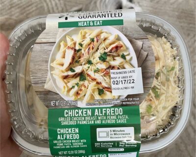 GRILLED CHICKEN BREAST WITH PENNE PASTA, SHREDDED PARMESAN AND ALFREDO SAUCE, CHICKEN ALFREDO