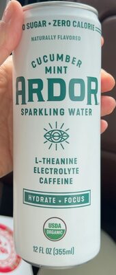 Cucumber mint sparkling water