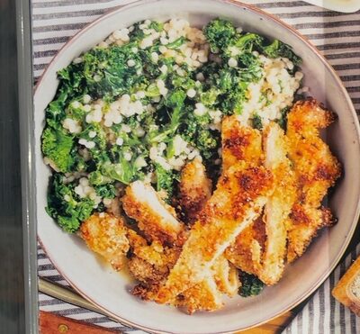 CRISPY ITALIAN CHICKEN WITH GARLIC KALE & CREAMY COUSCOUS MEAL KIT, CRISPY ITALIAN CHICKEN WITH GARLIC KALE & CREAMY COUSCOUS