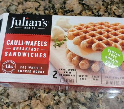 EGG WHITE & SMOKED GOUDA BREAKFAST SANDWICHES, EGG WHITE & SMOKED GOUDA